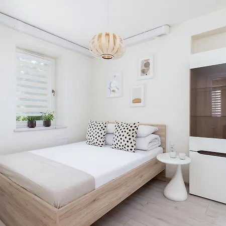 One Bedroom In The Centre - Sarego 16 Краков