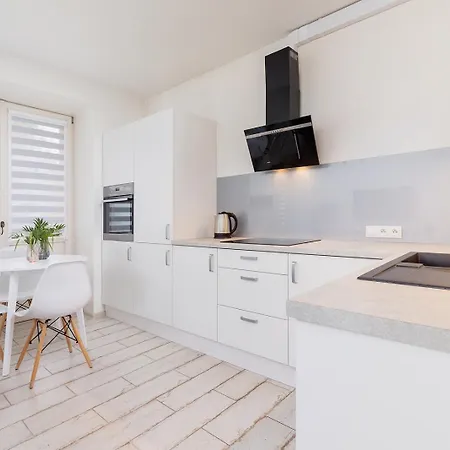 One Bedroom In The Centre - Sarego 16 Апартаменты *